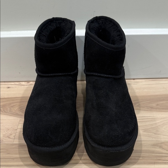 UGG Black Ankle Boots - Picture 1 of 5